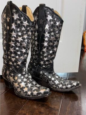 Women’s Black Leather Silver Star Cowboy Boots by Corral size 8